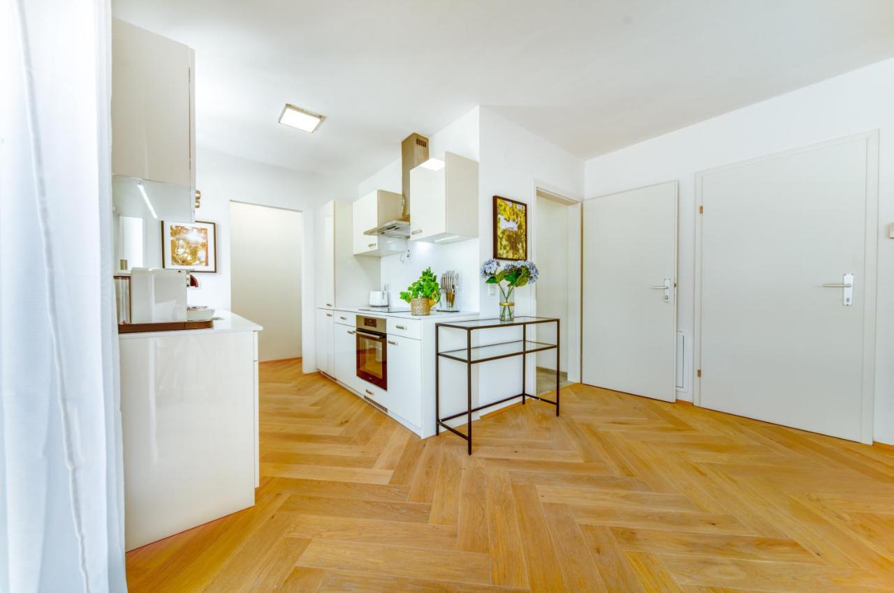 Smile Apartments Burggasse 多瑙河畔克雷姆斯 外观 照片